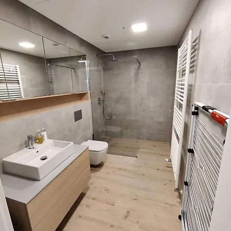 Pinea Apartmán *