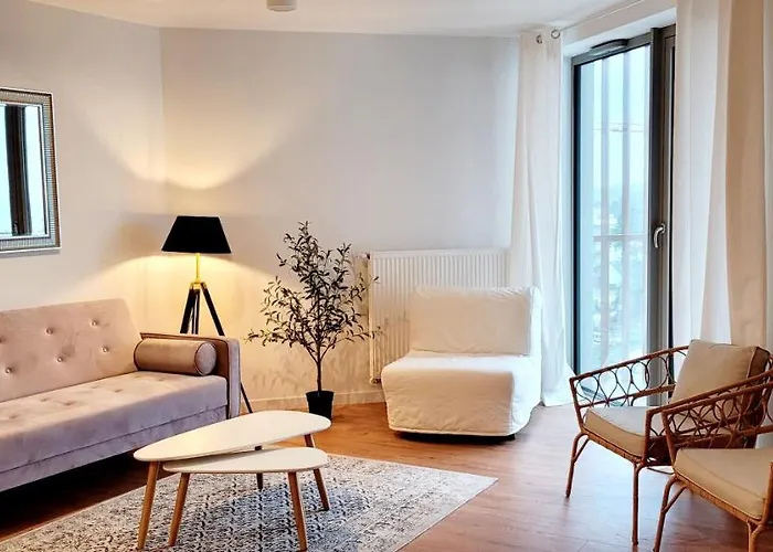 Pinea بوبيروفو