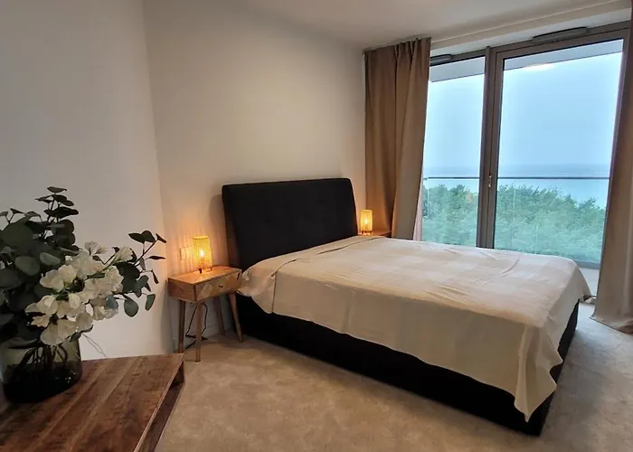 Pinea بوبيروفو